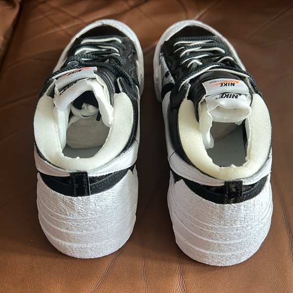 Men’s Nike x Sacai Blazer Low White/Black Patent Leather Size 12 Dead Stock - Picture 6 of 11